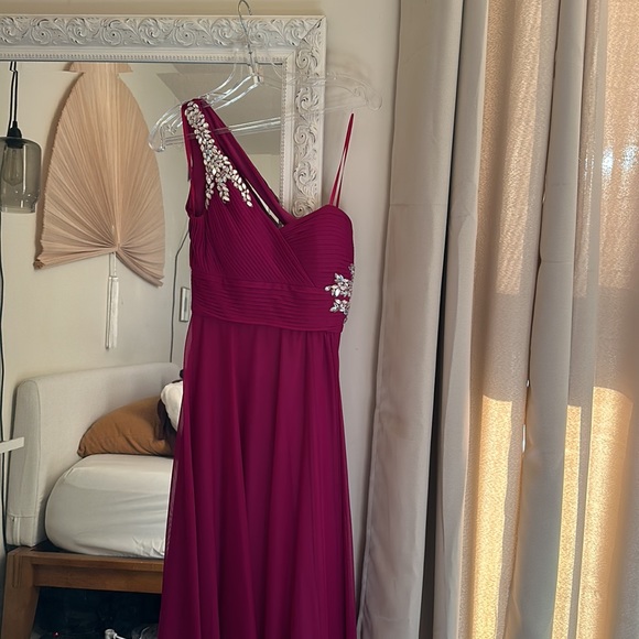 Petite Fuchsia One-Shoulder beaded Gown - Picture 2 of 8